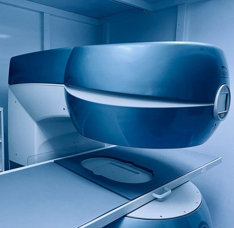 Top knee surgeon